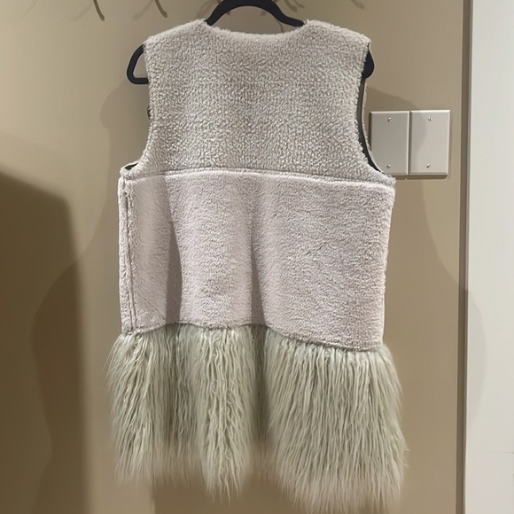 Guess vest - Picture 1 of 4